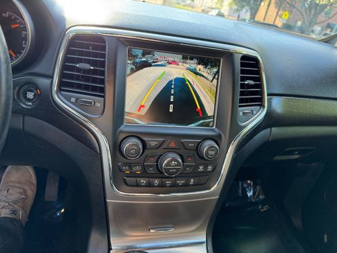 Used 2017 Jeep Grand Cherokee Altitude AWD/4WD image 26