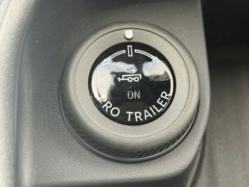 New 2026 Ford Expedition Active RWD image 15