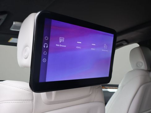 Certified 2025 Cadillac Escalade Premium Luxury Platinum w/ LPO, Floor Liner Package AWD/4WD image 13