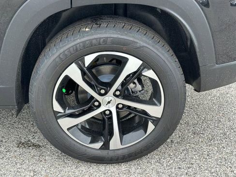 New 2026 Chevrolet Trax RS FWD image 4