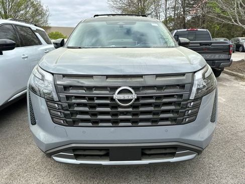 New 2026 Nissan Pathfinder Platinum image 2