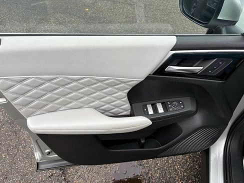 Used 2022 Mitsubishi Outlander SEL image 11