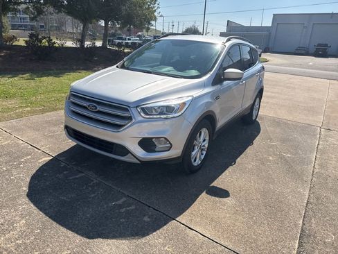 Used 2019 Ford Escape SEL image 4