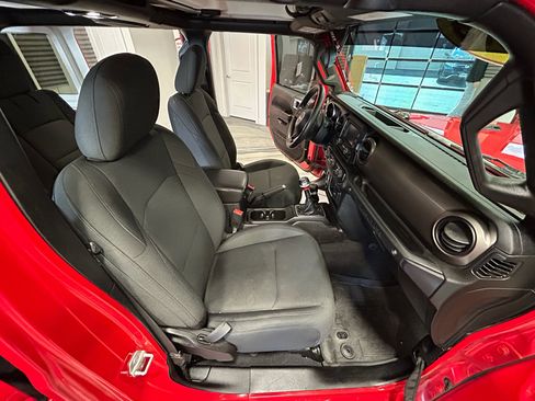Used 2019 Jeep Wrangler Unlimited Sport AWD/4WD image 36