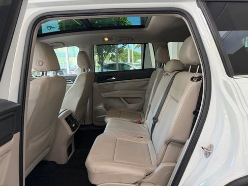 Used 2020 Volkswagen Atlas SE w/ Panoramic Sunroof Package FWD image 7