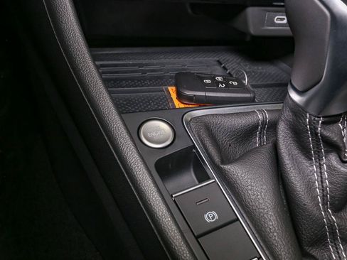 Certified 2026 Volkswagen Jetta SE FWD image 33