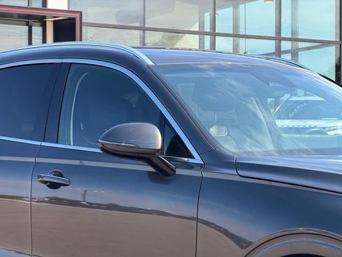 Used 2025 Genesis GV70 2.5T AWD/4WD image 4
