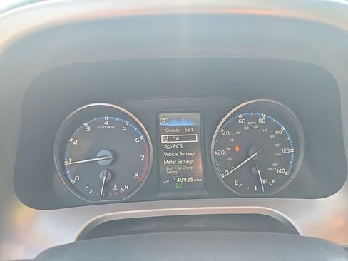 Used 2018 Toyota RAV4 LE w/ All Weather Liner Package FWD image 16