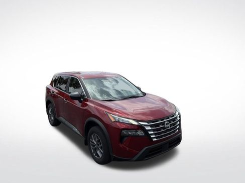 Used 2024 Nissan Rogue S FWD image 2