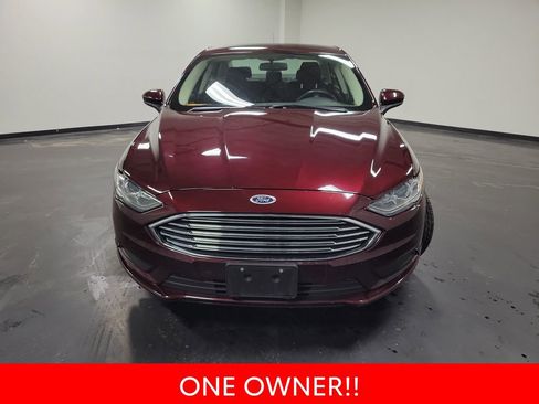 Used 2018 Ford Fusion SE w/ Fusion SE Technology Package image 3