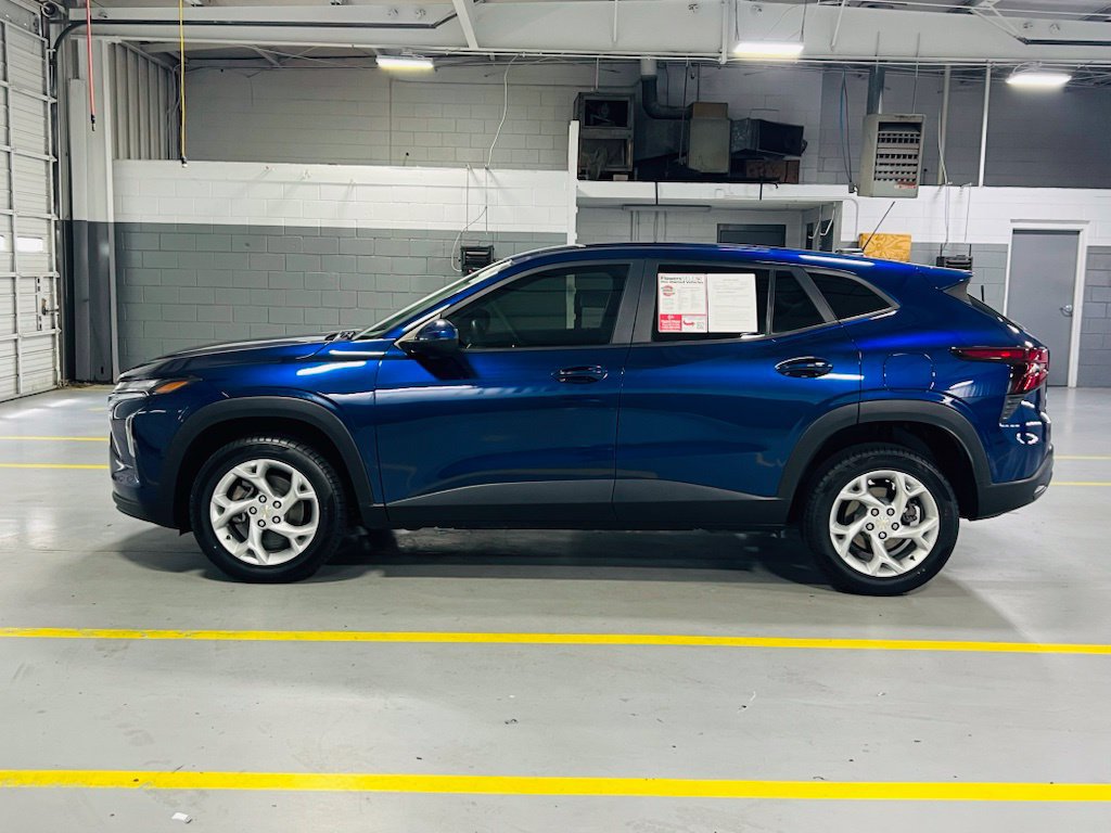 Used 2024 Chevrolet Trax LS w/ LS Convenience Package FWD image 14