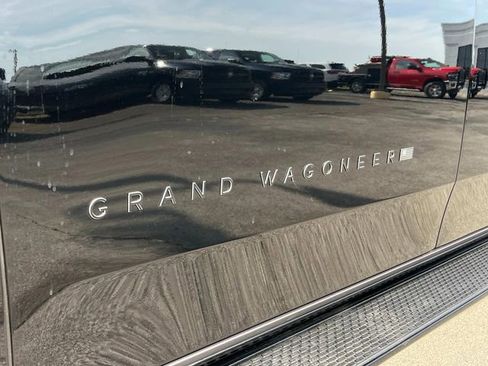 New 2026 Jeep Grand Wagoneer Limited AWD/4WD image 15