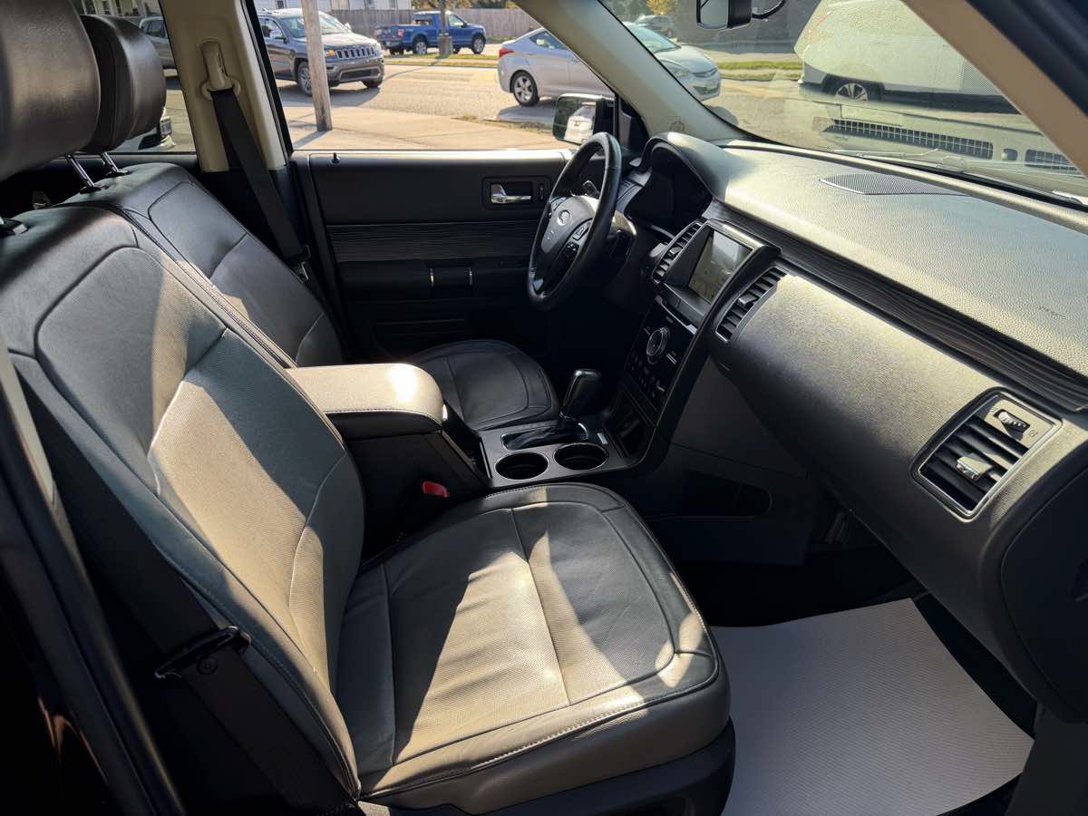 Used 2018 Ford Flex Limited w/ Equipment Group 303A AWD/4WD image 20