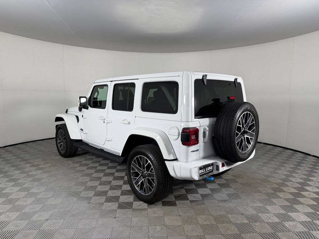 Certified 2023 Jeep Wrangler Unlimited Sahara AWD/4WD image 9