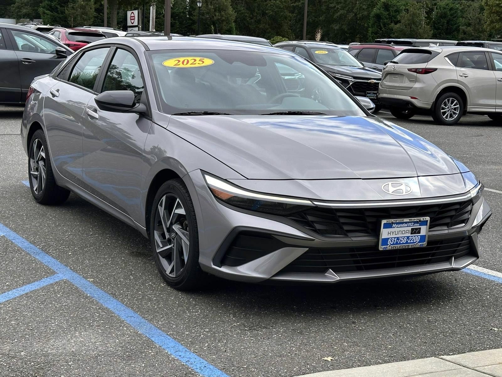 Used 2025 Hyundai Elantra Sport FWD image 5