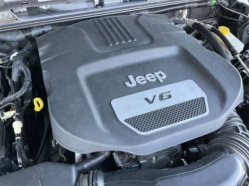 Used 2015 Jeep Wrangler Unlimited Sahara w/ Dual Top Group image 14