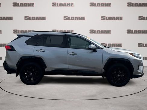 Used 2023 Toyota RAV4 SE image 6