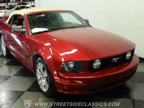 Used 2006 Ford Mustang GT RWD image 15