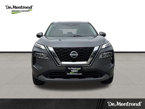 Used 2023 Nissan Rogue SV FWD image 2