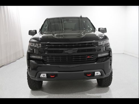 Used 2021 Chevrolet Silverado 1500 LT Trail Boss AWD/4WD image 2