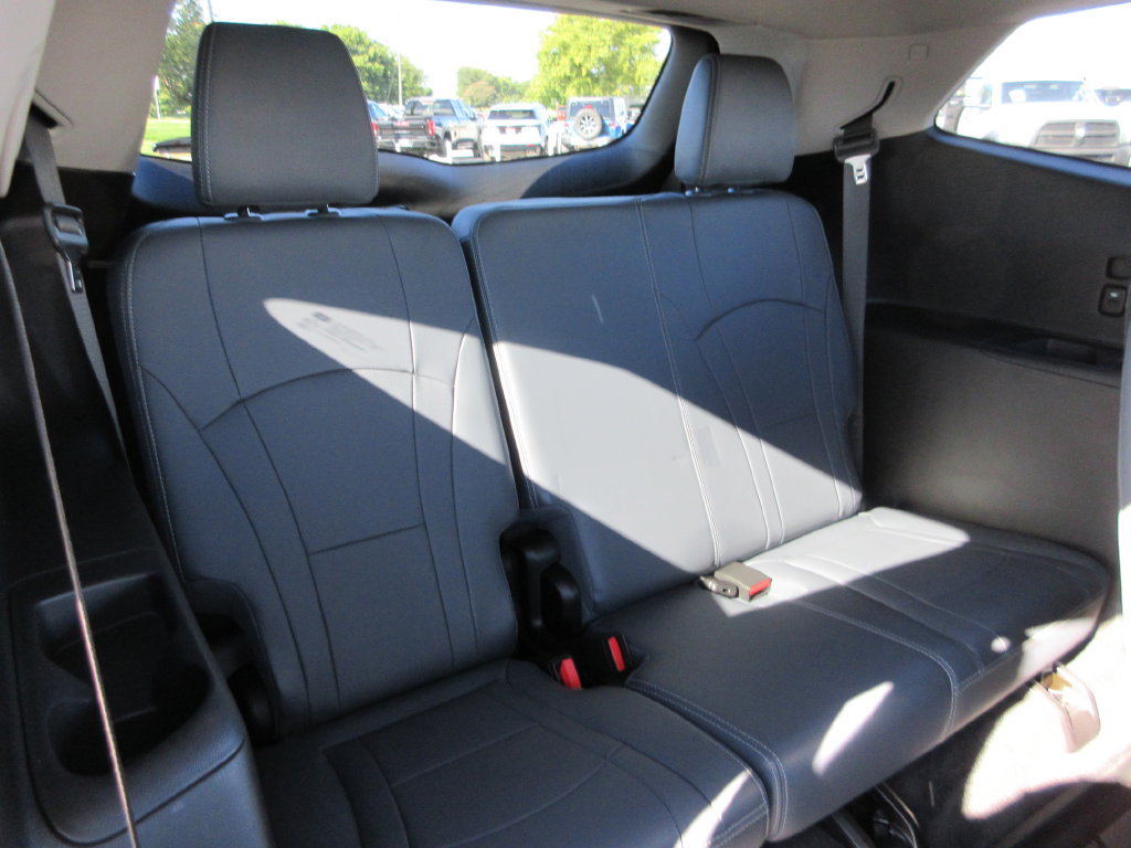 Used 2019 Buick Enclave Essence FWD image 23