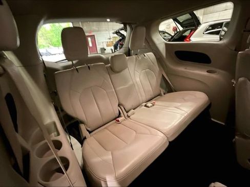 Used 2021 Chrysler Voyager Lxi FWD image 28
