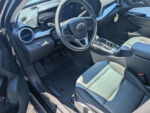 New 2026 Chevrolet Trax LT w/ Driver Confidence Package FWD image 13