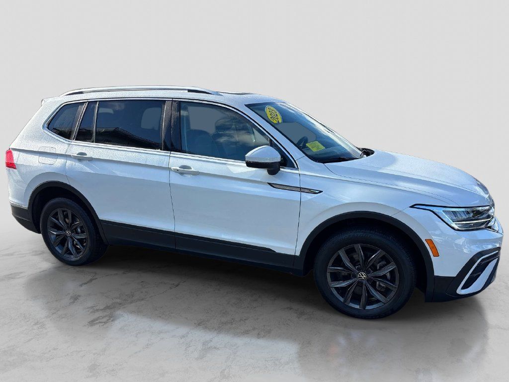 Used 2023 Volkswagen Tiguan SE AWD/4WD image 6