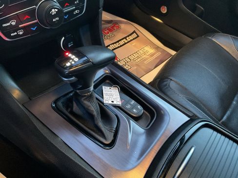 Used 2017 Dodge Charger SXT w/ AWD Plus Group image 21