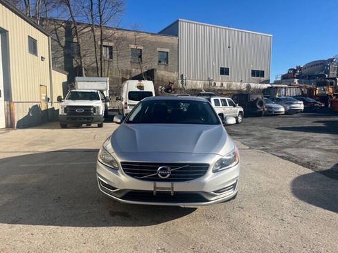 Used 2014 Volvo S60 T5 FWD image 9