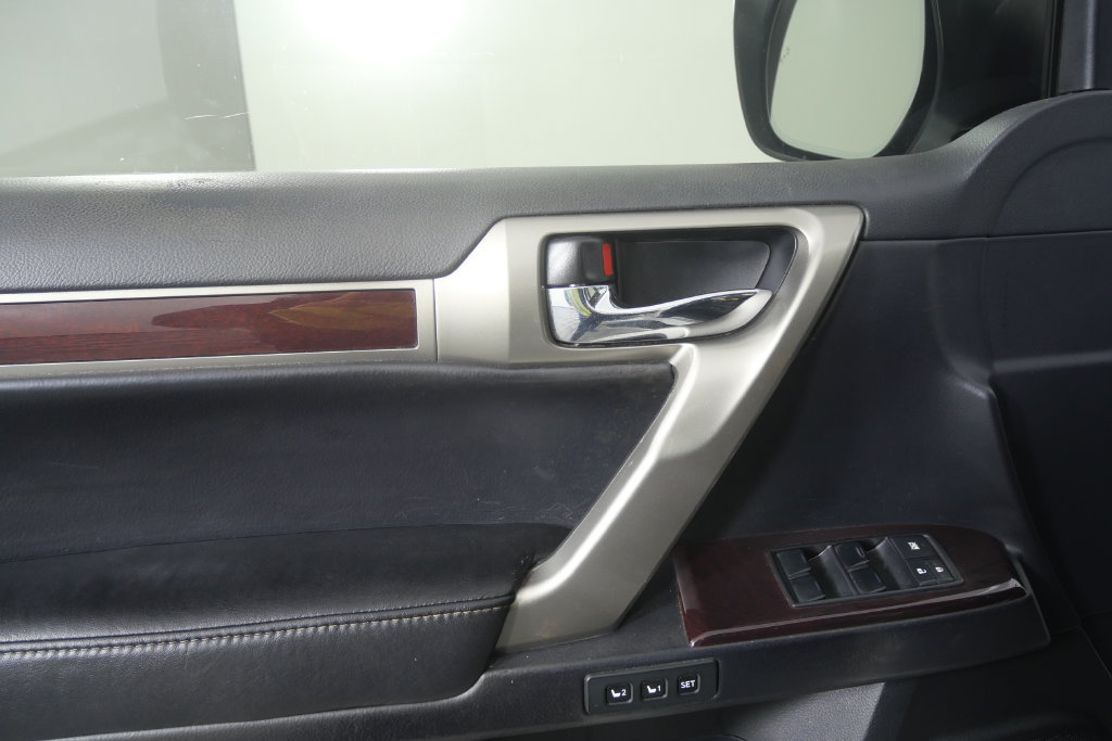 Used 2014 Lexus GX 460 Luxury AWD/4WD image 10