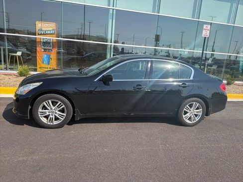 Used 2013 INFINITI G37 x w/ Premium Pkg image 2