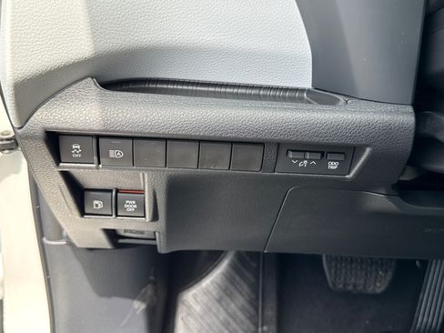 New 2026 Toyota Sienna LE FWD image 28