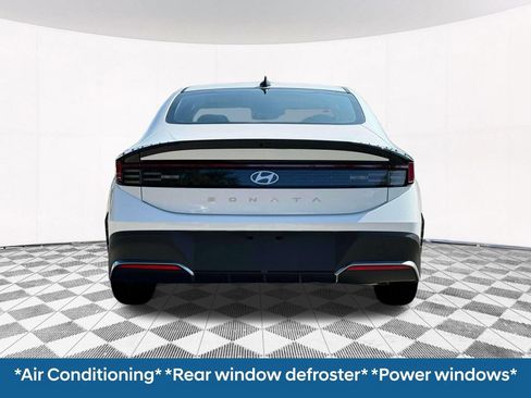 Certified 2025 Hyundai Sonata SE FWD image 11