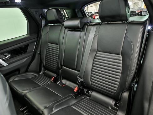 Used 2023 Land Rover Discovery Sport SE AWD/4WD image 17