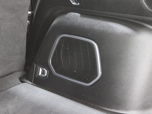 Used 2023 Jeep Grand Cherokee Limited w/ Black Appearance Package image 35