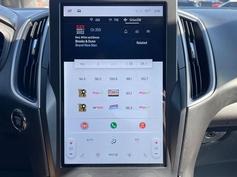 Used 2024 Ford Edge SEL image 9