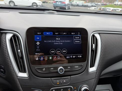 Used 2024 Chevrolet Malibu LT FWD image 17