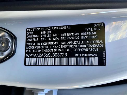 Used 2025 Porsche Macan image 30