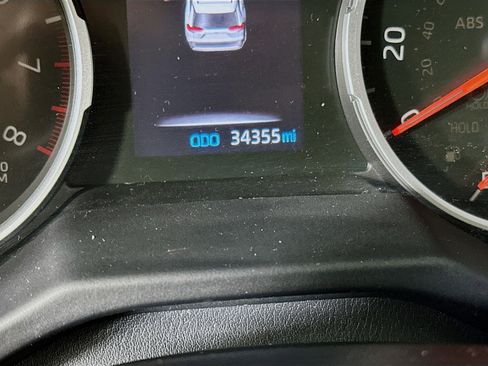 Used 2021 Toyota RAV4 LE FWD image 19