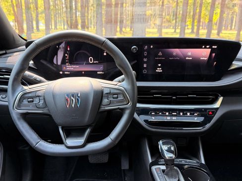 Used 2024 Buick Envista Avenir FWD image 3