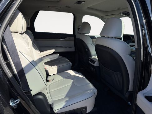 Used 2022 Hyundai Palisade Limited FWD image 18