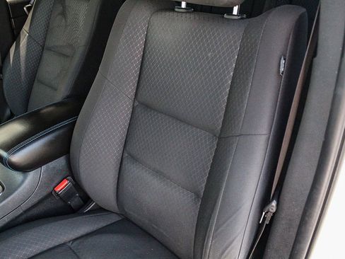 Used 2018 Jeep Grand Cherokee Laredo AWD/4WD image 28