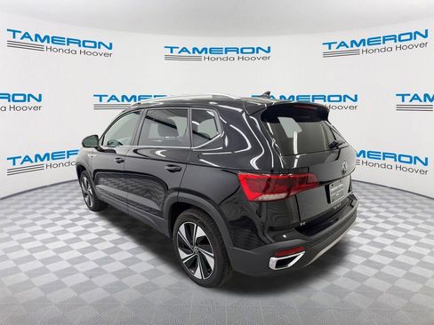 Used 2024 Volkswagen Taos SE AWD/4WD image 3