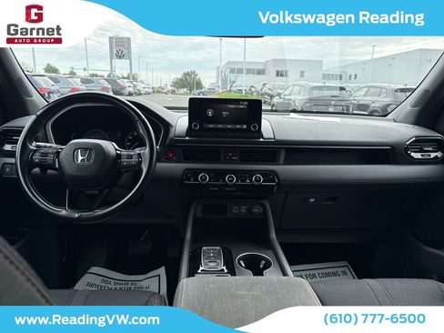 Used 2023 Honda Pilot Sport image 12