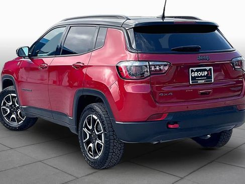 Used 2025 Jeep Compass Trailhawk AWD/4WD image 12