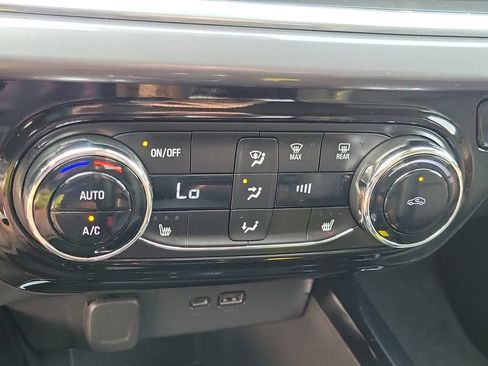 Used 2024 Chevrolet Trax ACTIV w/ Driver Confidence Package FWD image 26