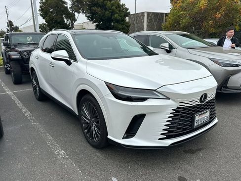 Used 2024 Lexus RX 350 AWD w/ Convenience Package image 2