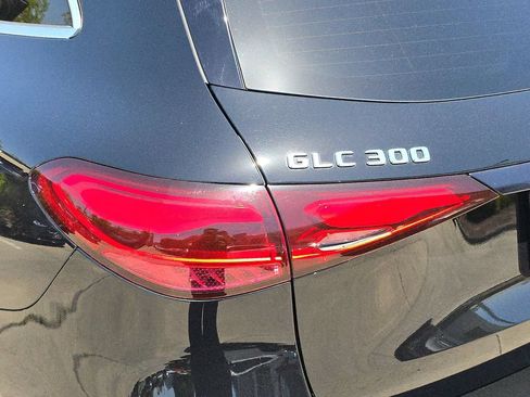 Used 2024 Mercedes-Benz GLC 300 4MATIC image 37