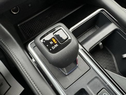 Used 2024 Nissan Pathfinder SL image 14